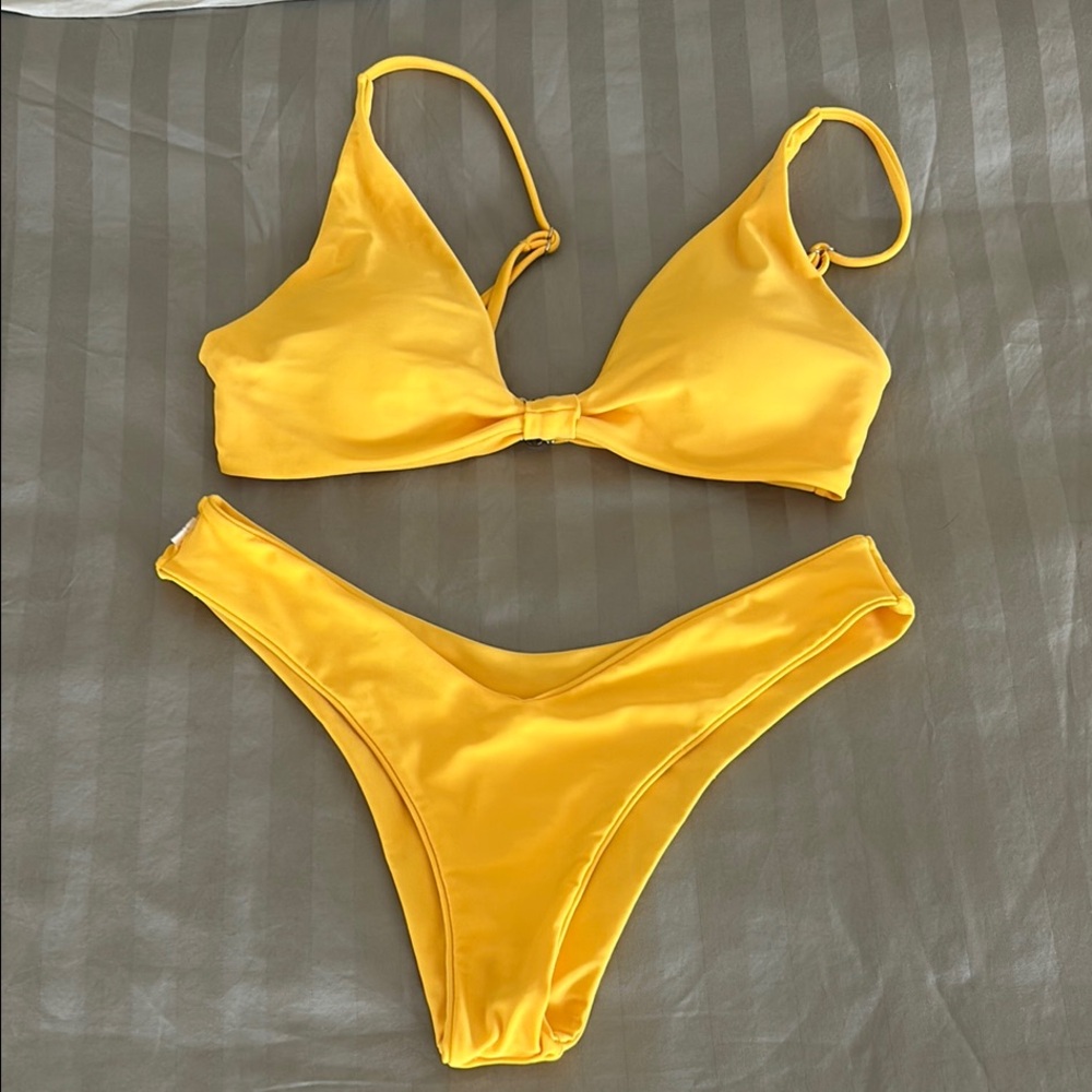 Vibrant Yellow Bikini Set!